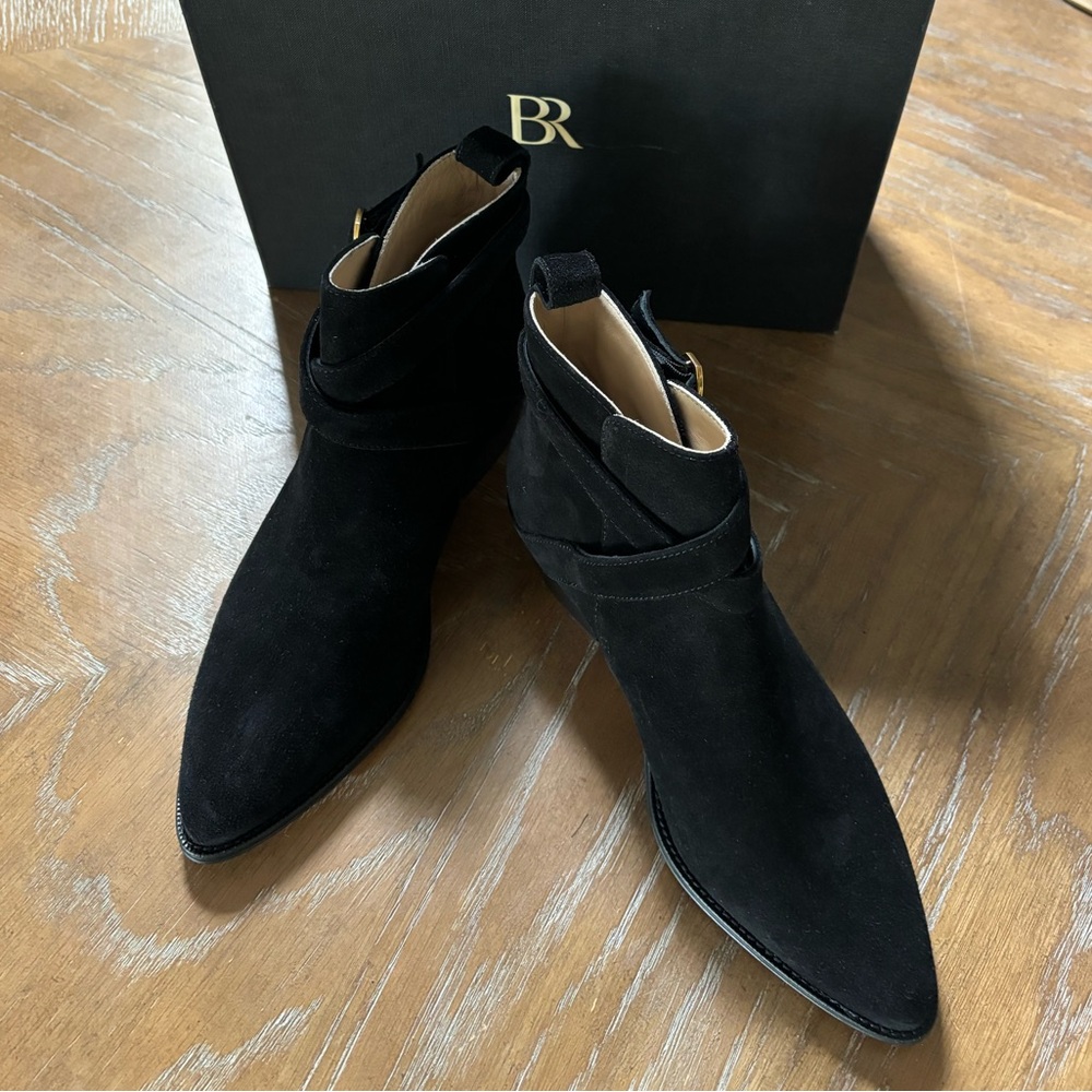 BANANA REPUBLIC Italian Ankle Suede Boots w/ Gold Buckle, Black, Size 9 - Picture 10 of 13